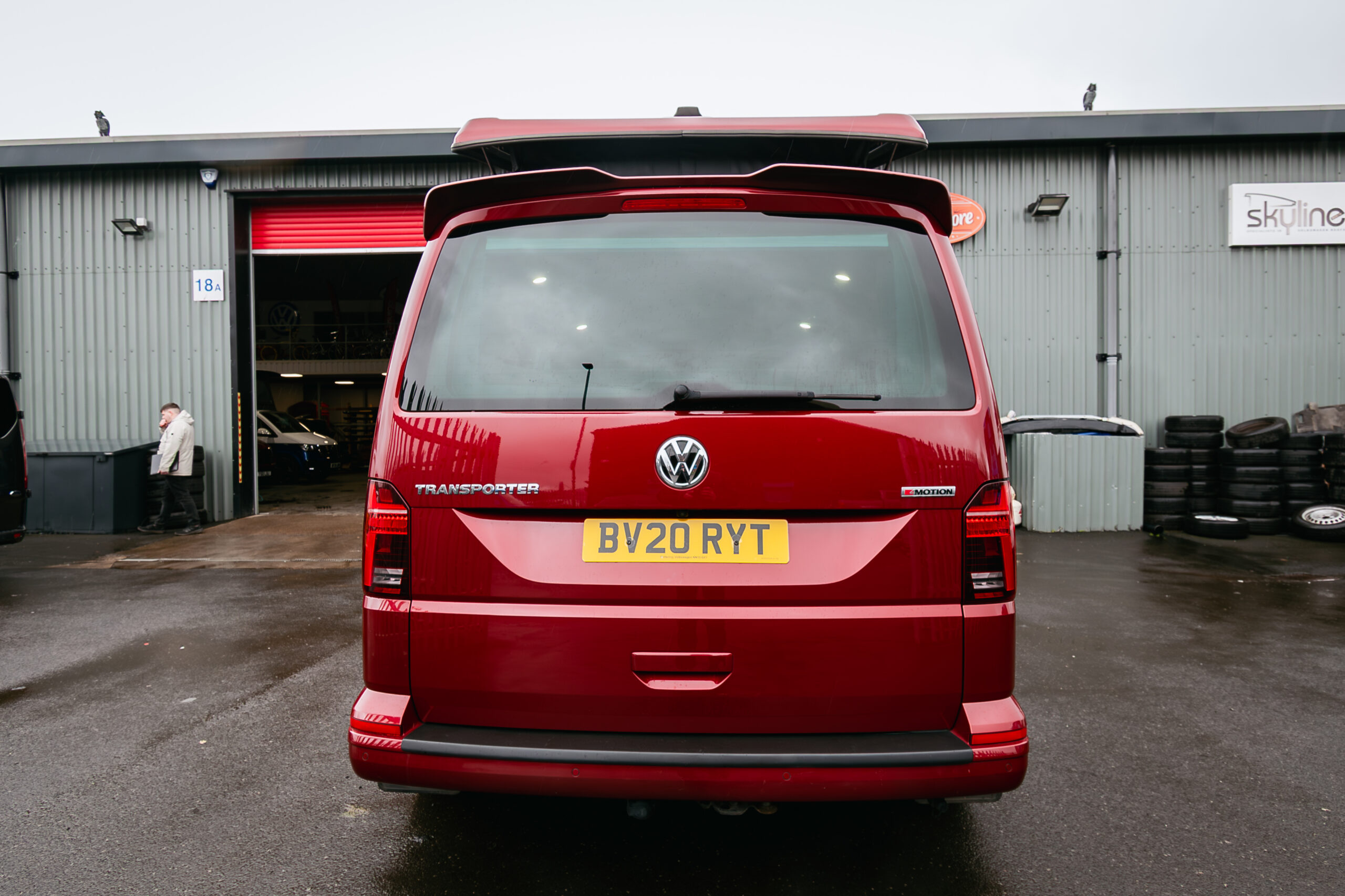 VW T6.1 Factory Combi 199 AUTOMATIC 4 MOTION - Image 3